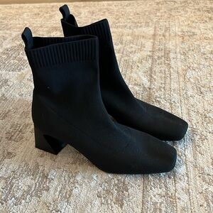 Black booties with square heel